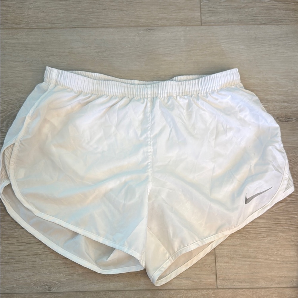 Nike White Athletic Shorts Lightweight Breathable Design